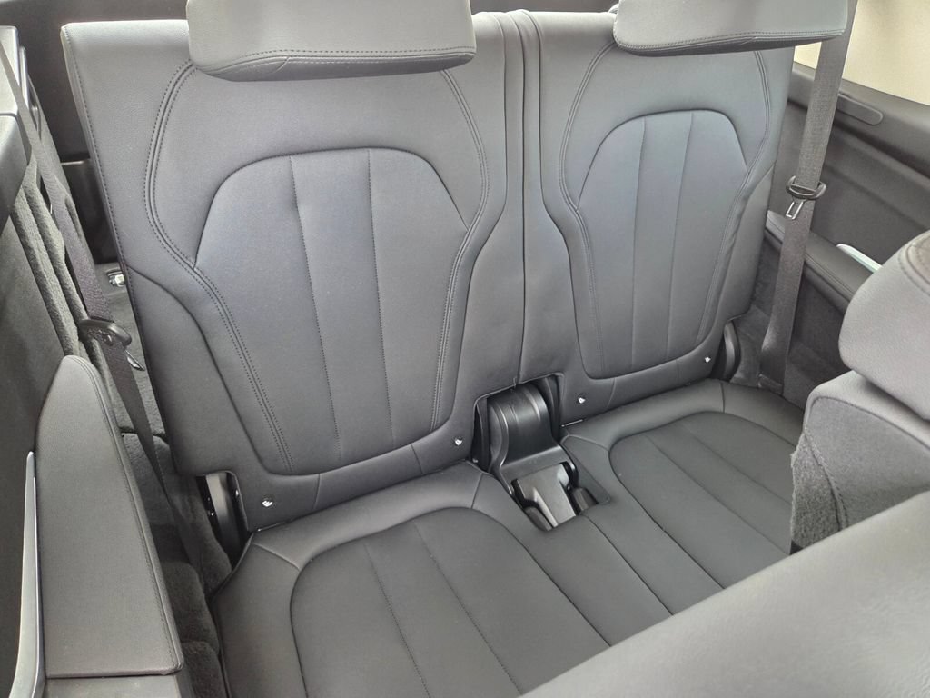 Used 2021 BMW X7 xDrive40i AWD/4WD image 17