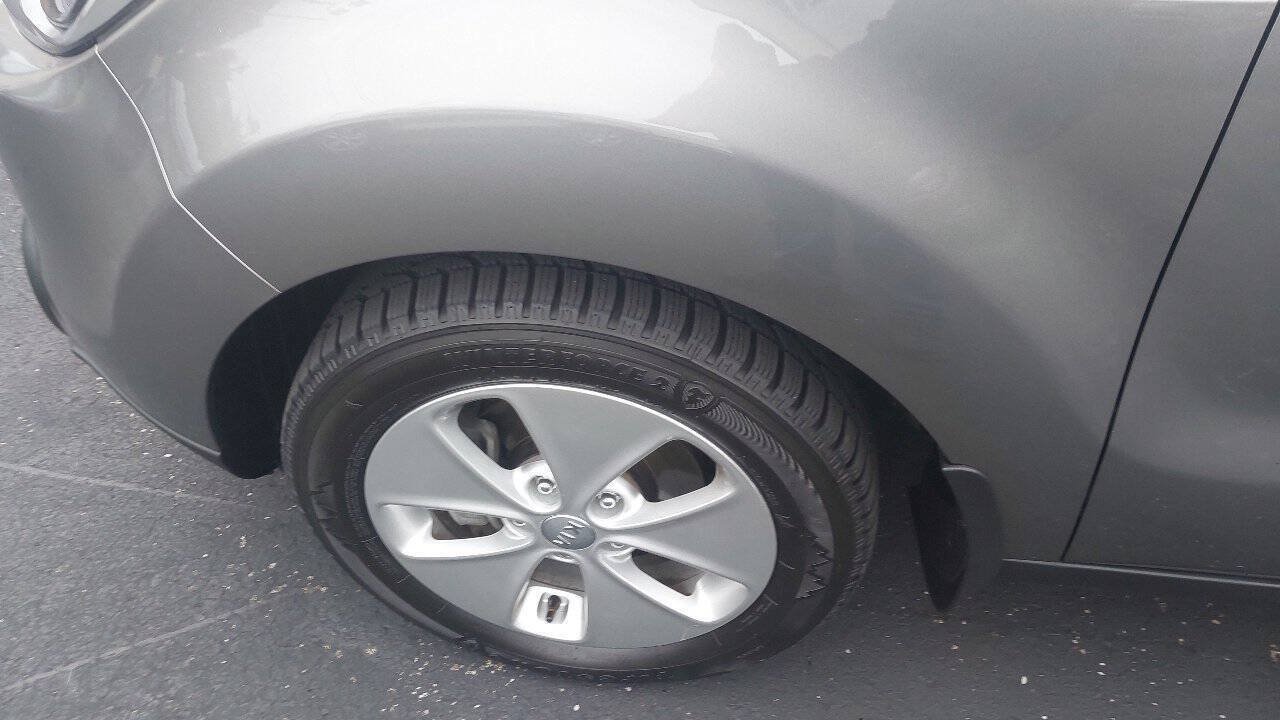 Used 2015 Kia Soul FWD image 12