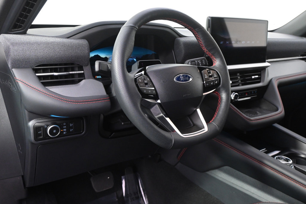 Used 2025 Ford Explorer ST-Line w/ Premium Package AWD/4WD image 12