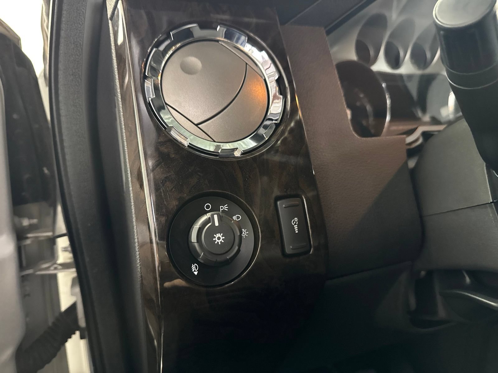 Used 2015 Ford F350 Platinum w/ Platinum Package AWD/4WD image 27