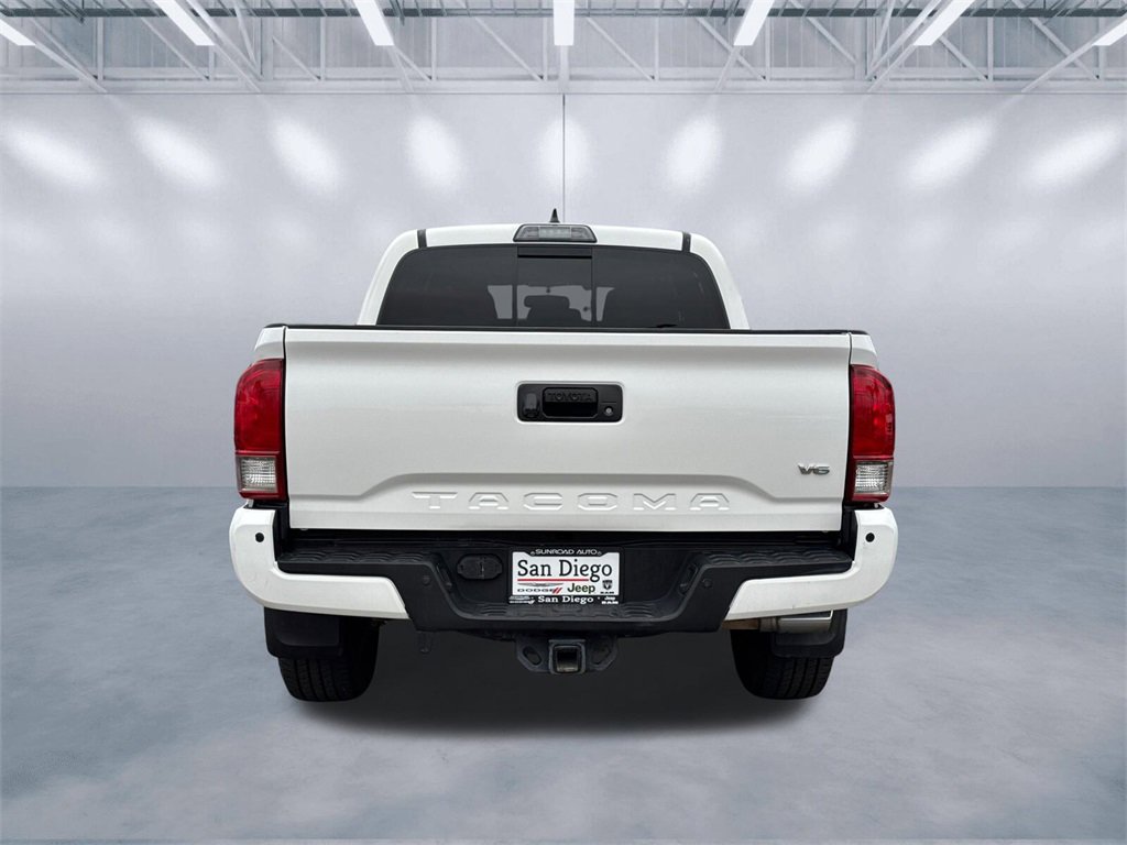 Used 2017 Toyota Tacoma TRD Off-Road image 5