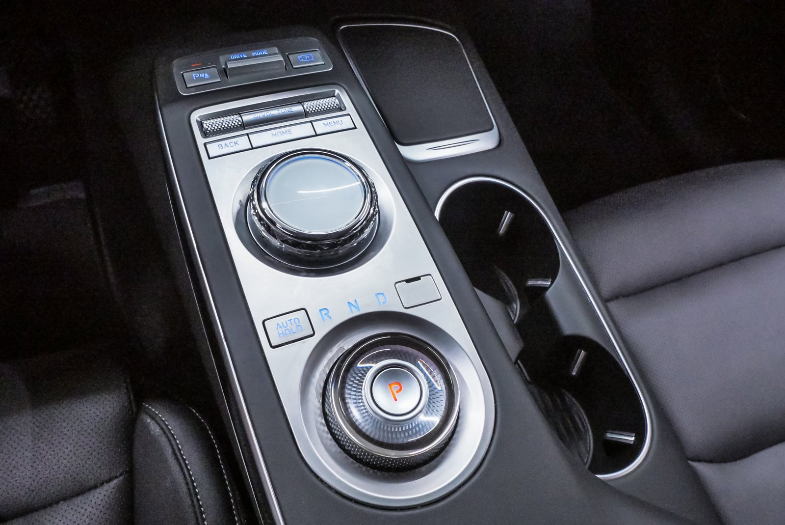 Certified 2025 Genesis GV70 2.5T image 17