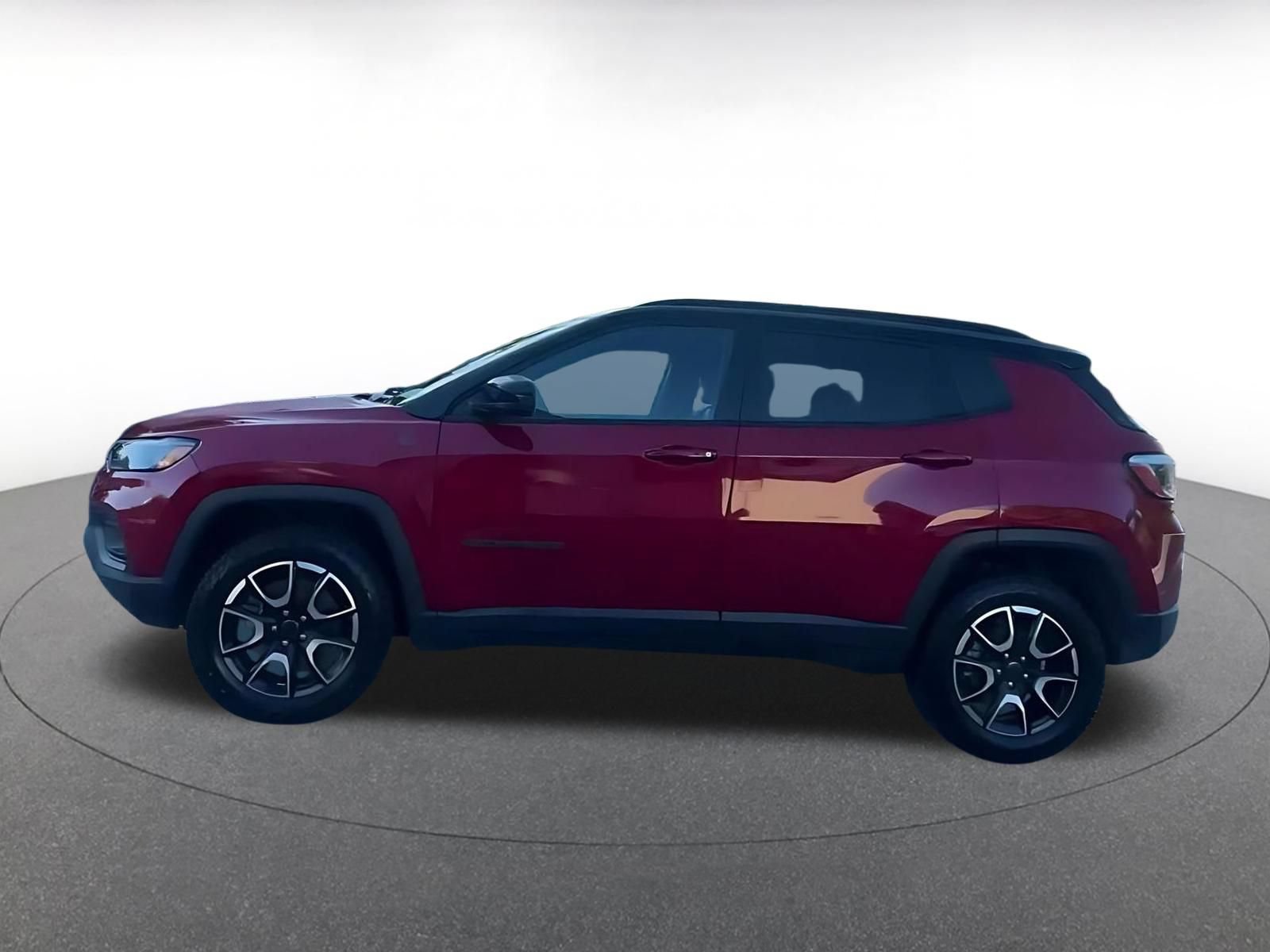 Used 2025 Jeep Compass Trailhawk AWD/4WD image 7