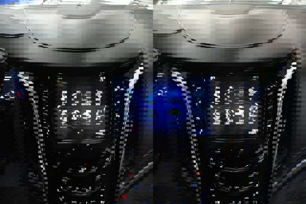 Used 2020 Cadillac Escalade ESV Platinum image 30