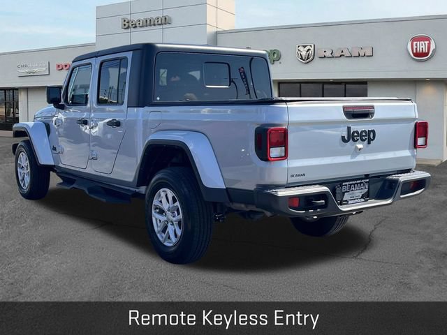 Used 2023 Jeep Gladiator Sport AWD/4WD image 5
