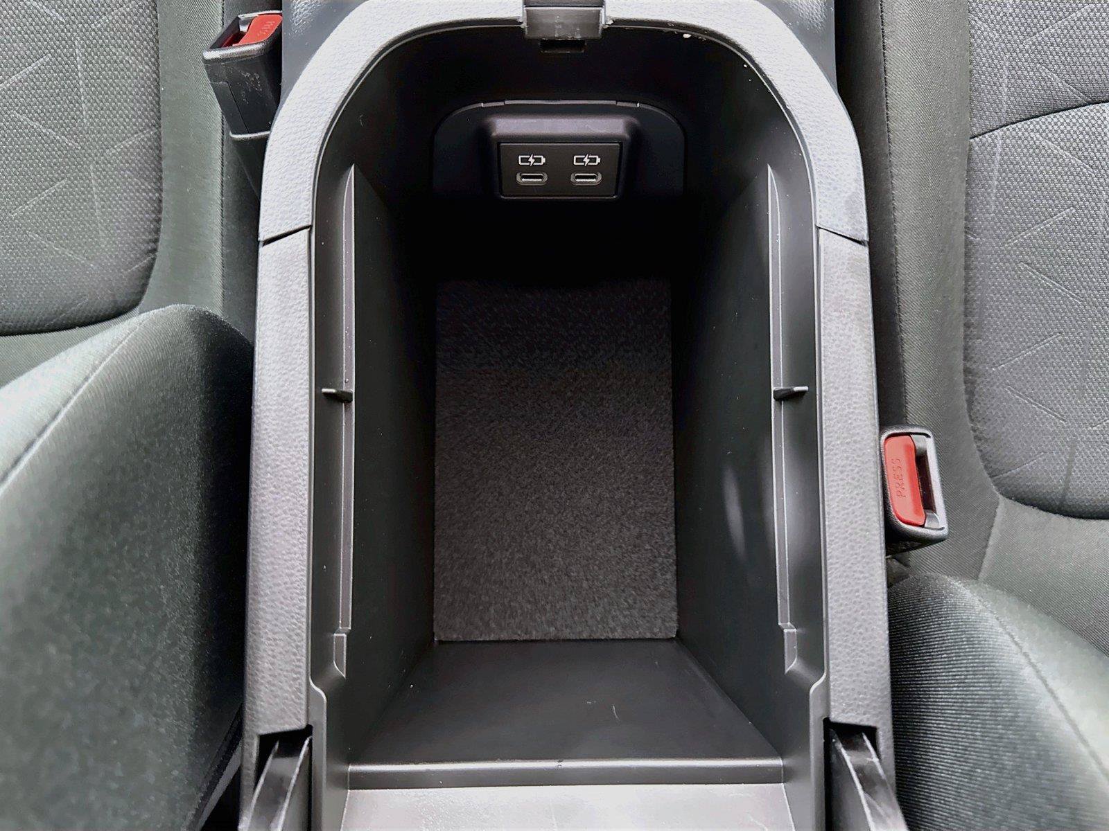 Certified 2025 Toyota RAV4 XLE FWD image 33