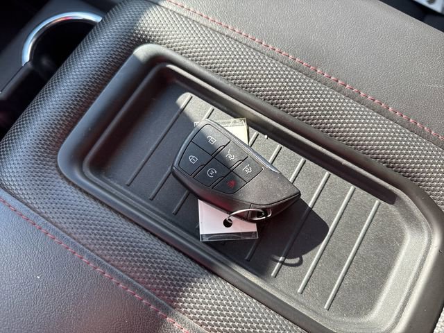 Used 2022 Chevrolet Suburban RST w/ Sport Performance Package image 35