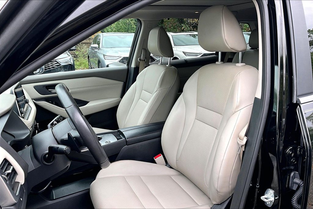 Used 2024 Nissan Rogue SV w/ SV Premium Package FWD image 34