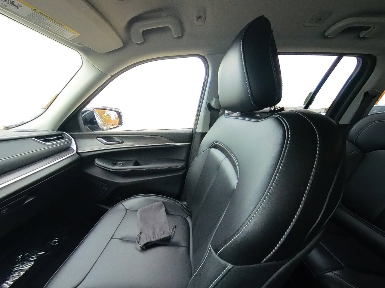 Used 2023 Jeep Grand Cherokee Limited RWD image 45