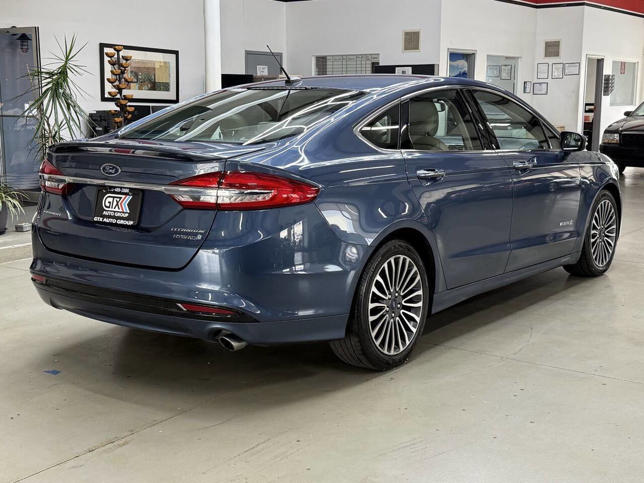 Used 2018 Ford Fusion Titanium FWD image 2