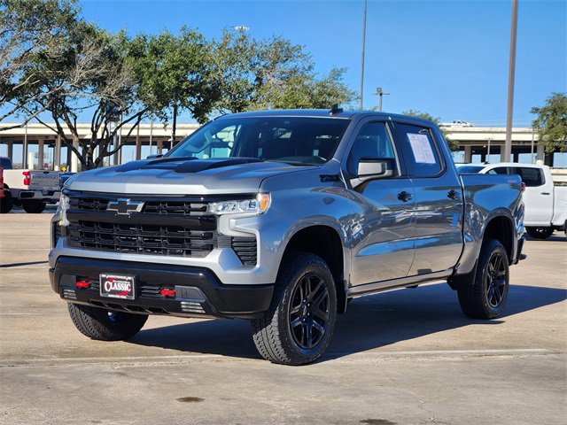 Used 2024 Chevrolet Silverado 1500 LT Trail Boss w/ LPO, Dark Essentials Package image 3