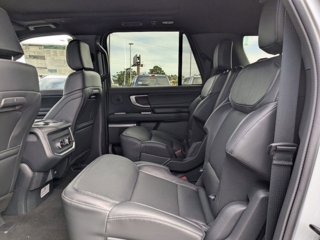 New 2025 Ford Expedition Max Platinum w/ Stealth Performance Package image 17