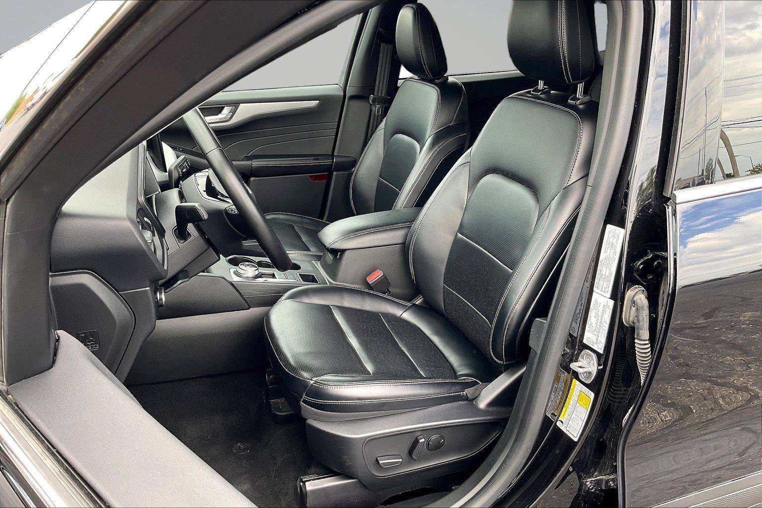 Used 2024 Ford Escape Platinum AWD/4WD image 24