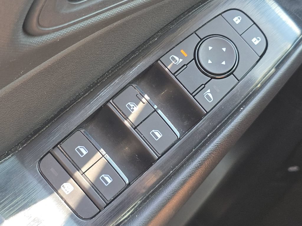 Used 2024 Nissan Rogue S AWD/4WD image 23