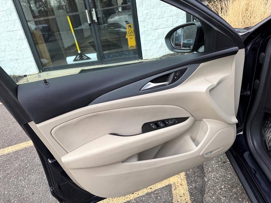 Used 2018 Buick Regal Preferred w/ Sights and Sounds Package image 15