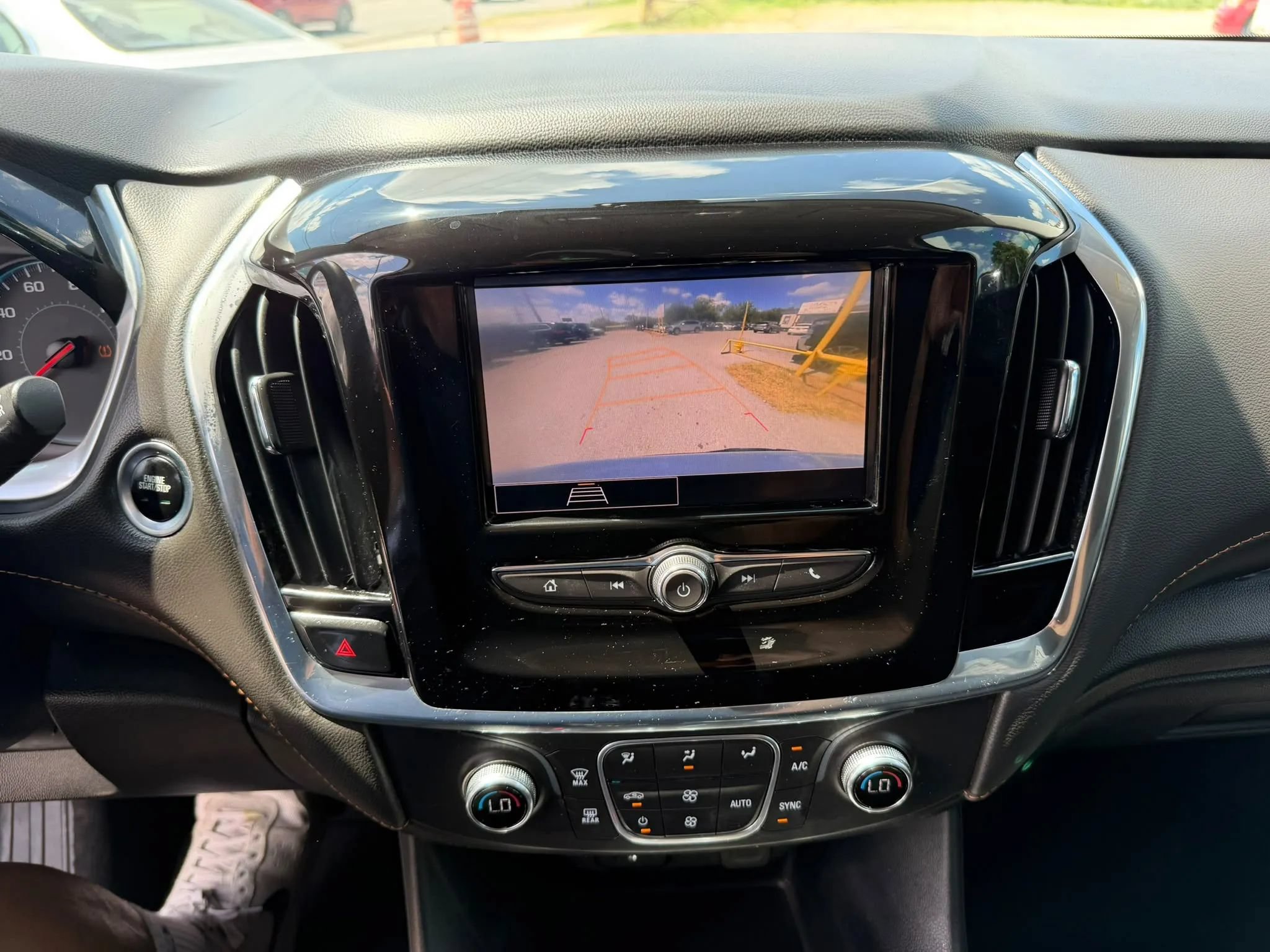 Used 2020 Chevrolet Traverse LS FWD image 15