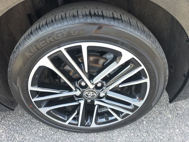 Certified 2025 Toyota Camry XLE w/ Premium Package AWD/4WD image 7