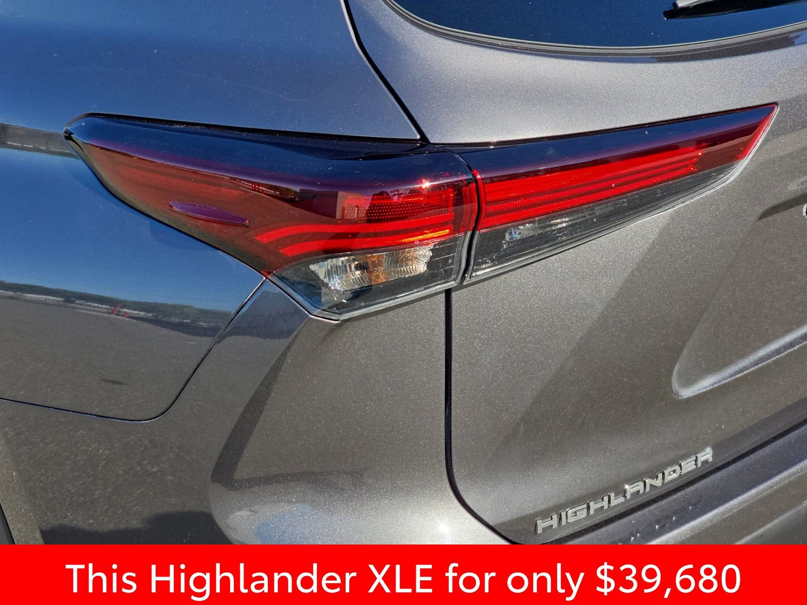 Used 2024 Toyota Highlander XLE image 43