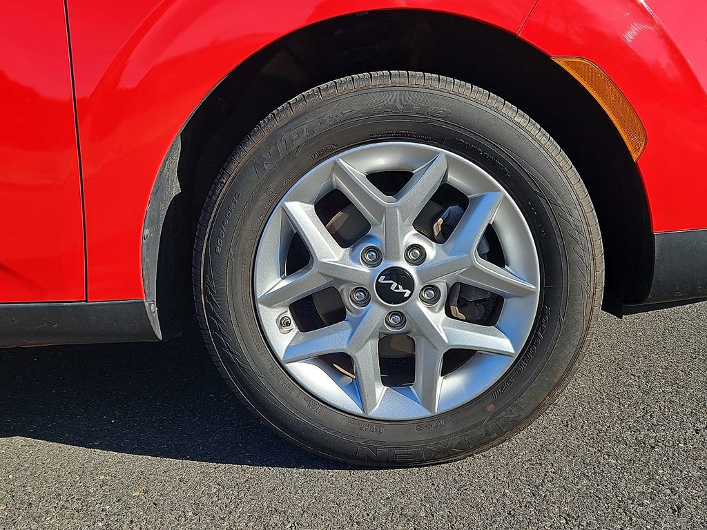 Certified 2023 Kia Soul LX w/ LX Technology Package image 9