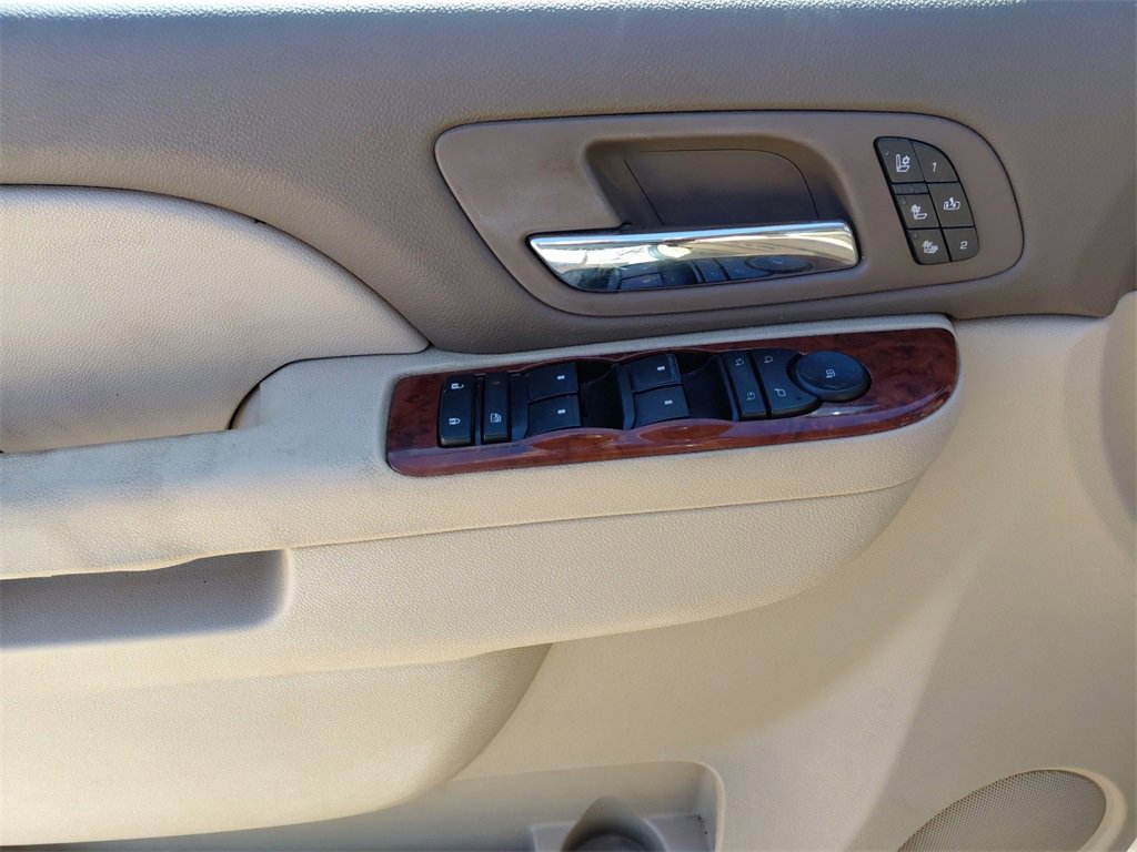 Used 2012 Chevrolet Avalanche LTZ image 29