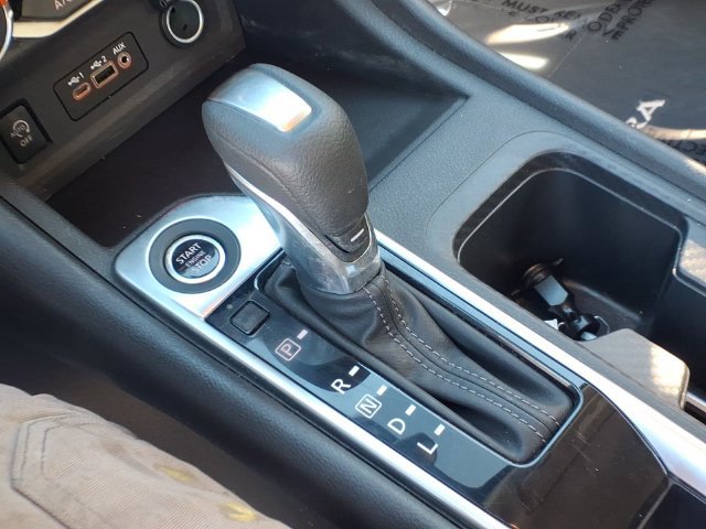 Used 2025 Nissan Sentra SV FWD image 15