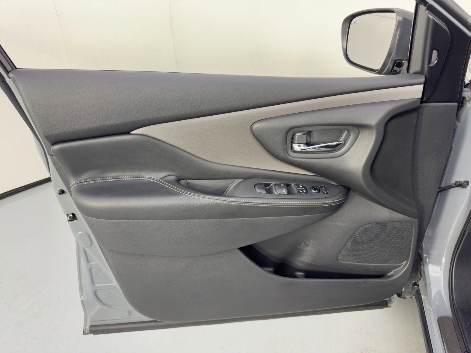 Used 2024 Nissan Murano SV w/ SV Midnight Edition Package image 35