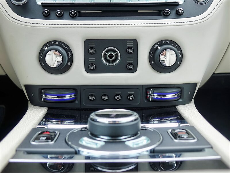 Used 2016 Rolls-Royce Wraith RWD image 22