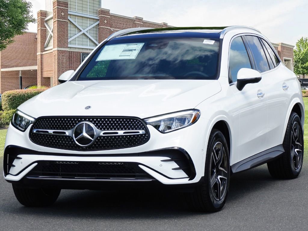 Certified 2025 Mercedes-Benz GLC 300 4MATIC image 4