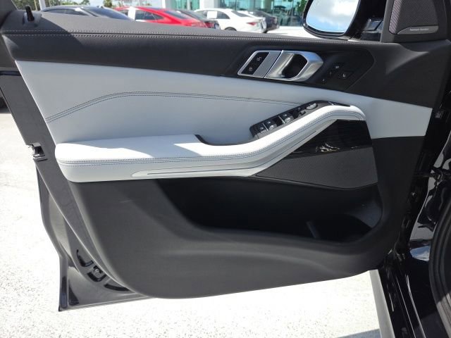 Used 2025 BMW X5 M60i w/ Climate Comfort Package image 30