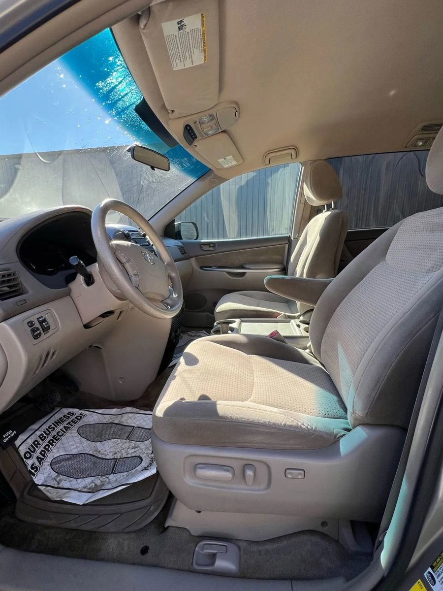 Used 2009 Toyota Sienna LE image 9