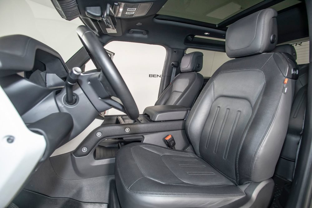 Used 2022 Land Rover Defender 90 X-Dynamic HSE AWD/4WD image 13