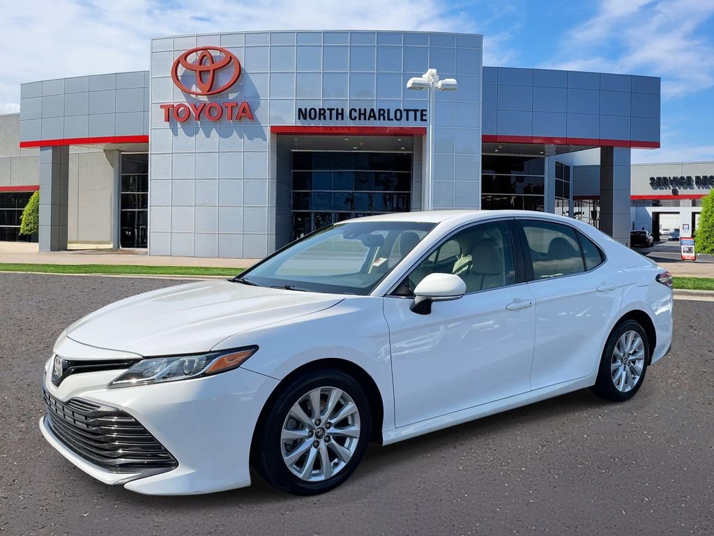 Used 2018 Toyota Camry LE w/ Convenience Package FWD image 3