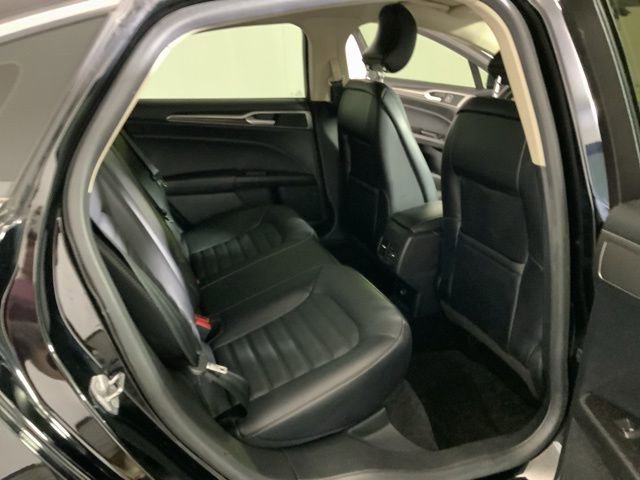 Used 2017 Ford Fusion SE w/ Equipment Group 202A FWD image 27