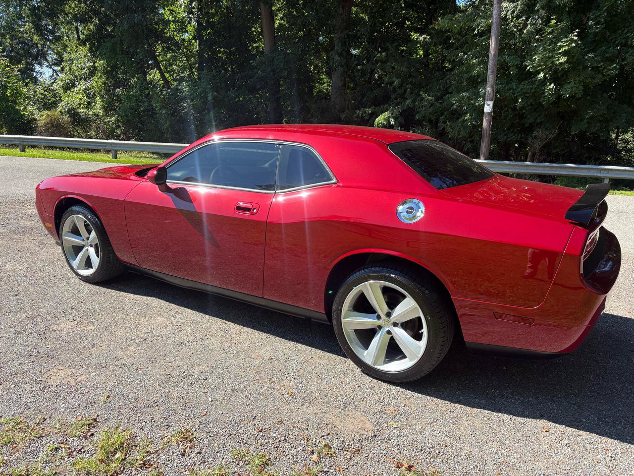 Used 2010 Dodge Challenger SE RWD image 5