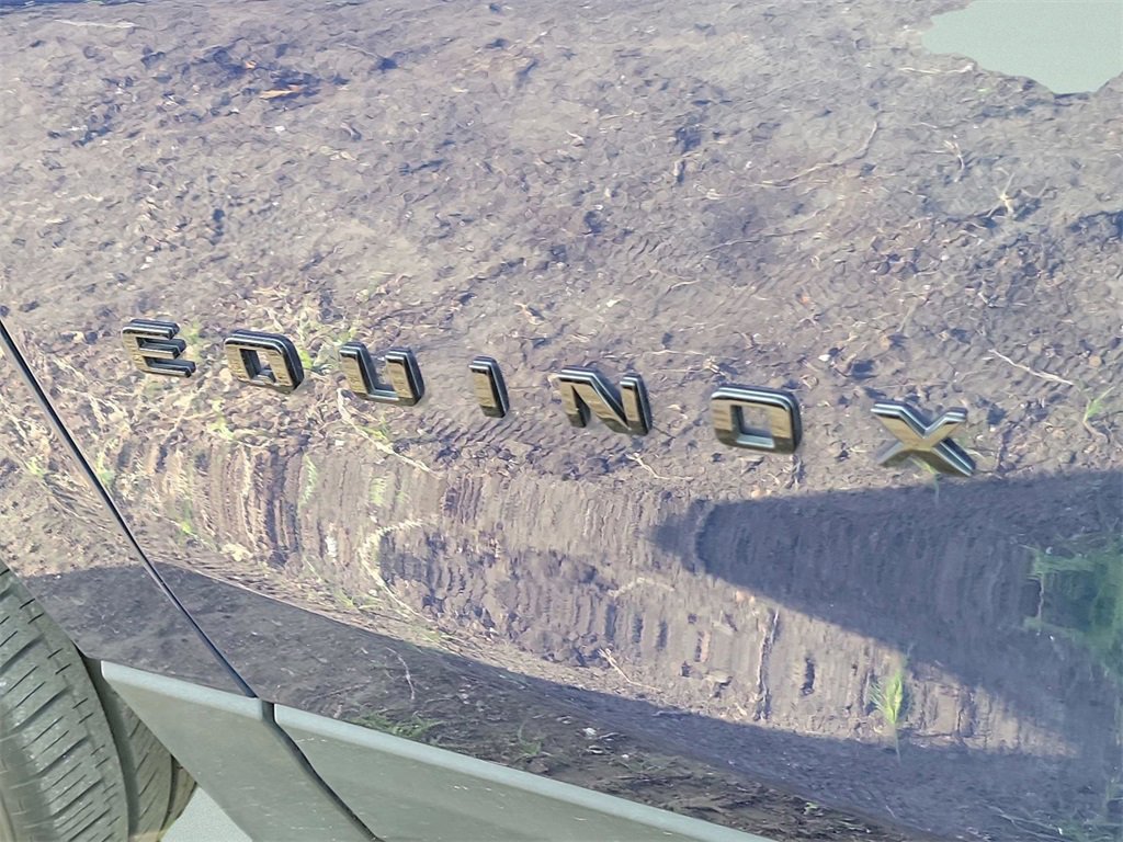 Used 2023 Chevrolet Equinox RS w/ RS Leather Package image 8