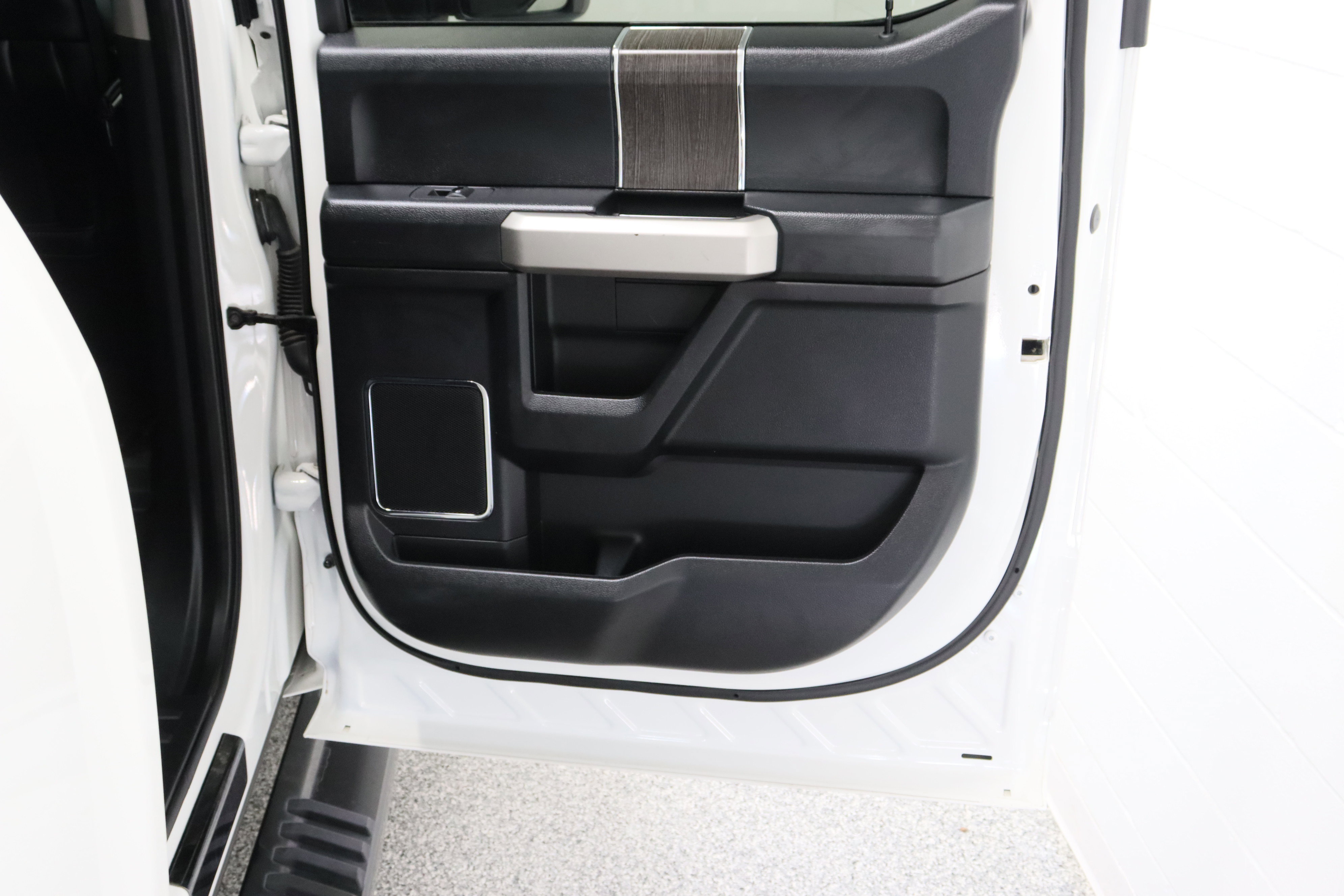 Used 2020 Ford F250 Lariat image 36