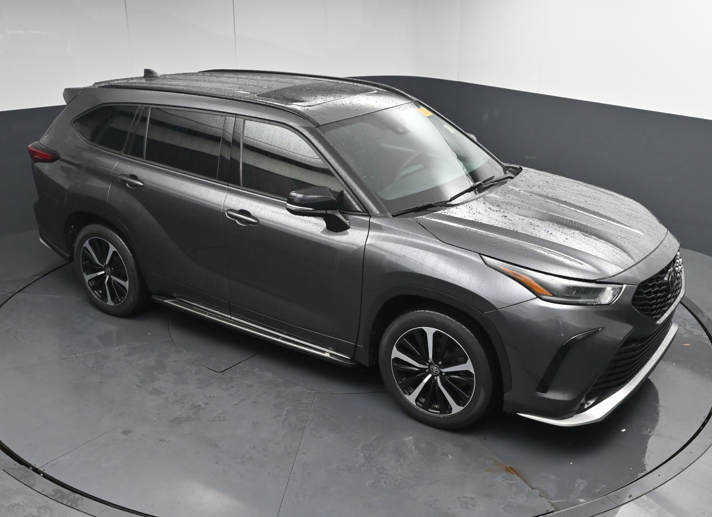 Certified 2021 Toyota Highlander XSE image 34