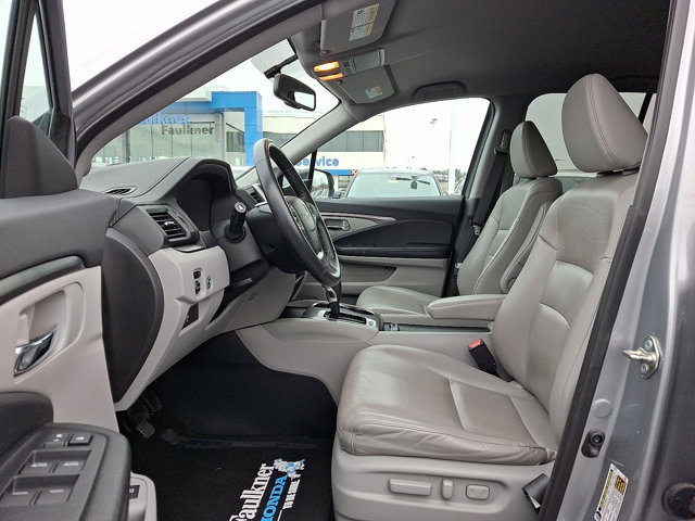 Used 2017 Honda Ridgeline RTL-T image 12