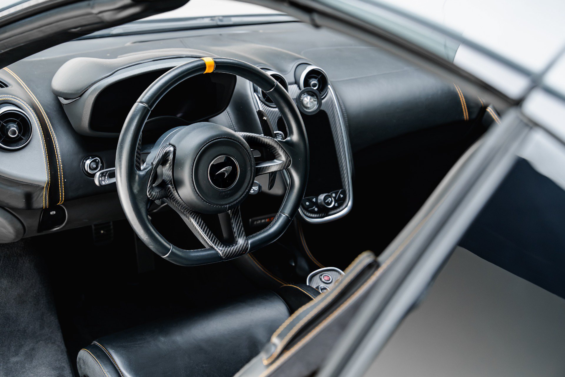 Used 2020 McLaren 600LT Spider RWD image 41