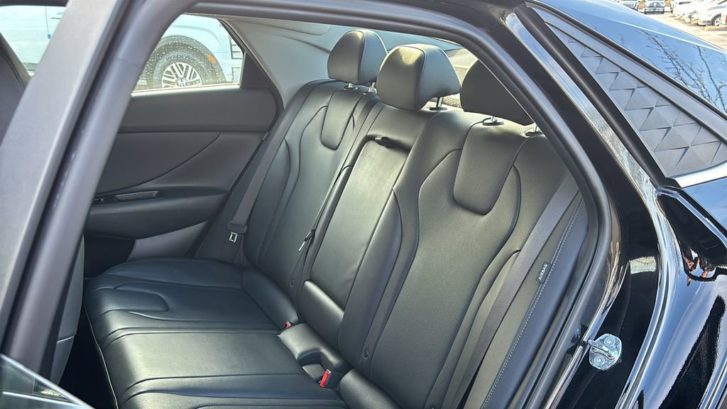 Used 2025 Hyundai Elantra Limited FWD image 27