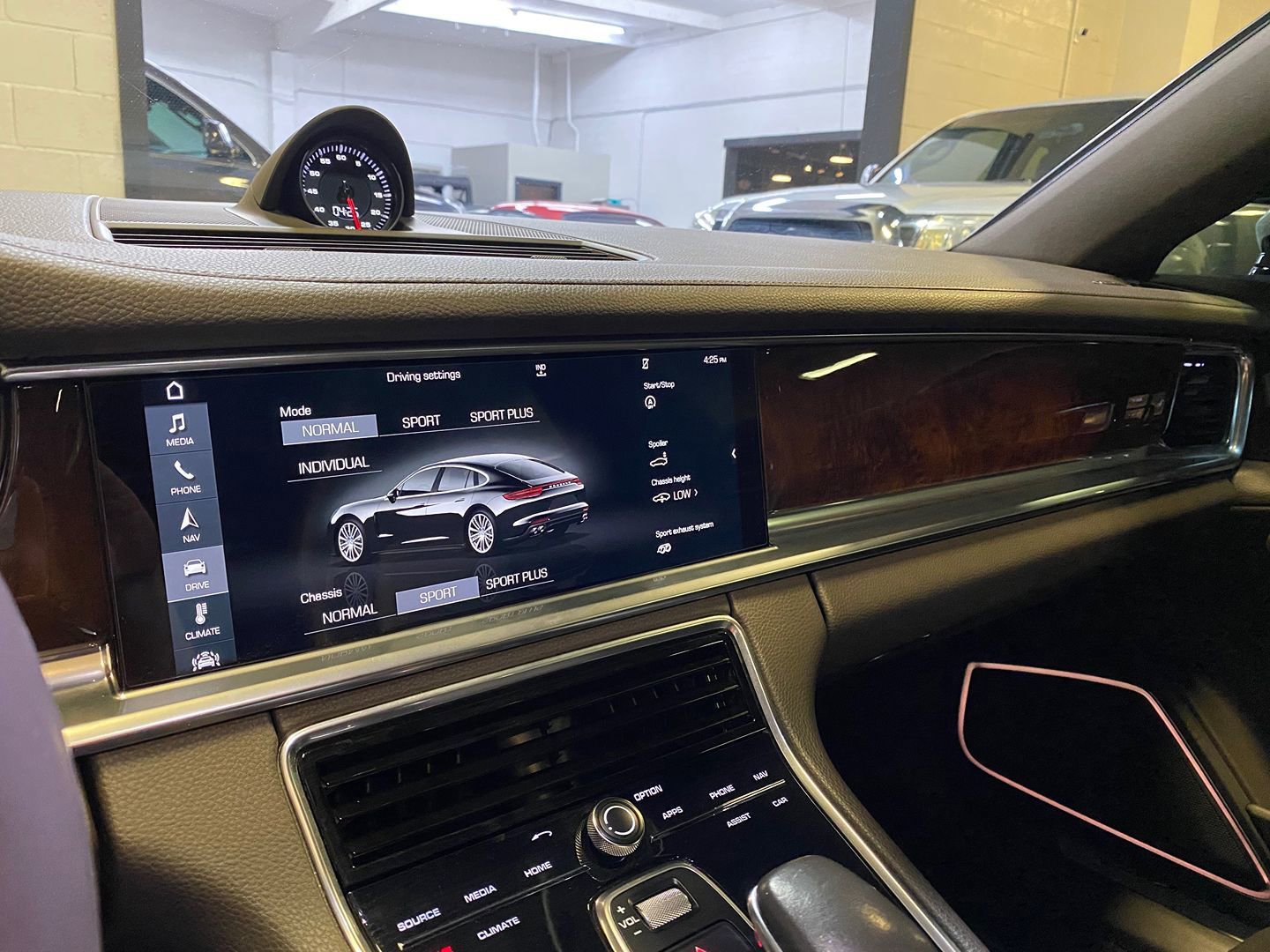 Used 2017 Porsche Panamera 4S AWD/4WD image 29