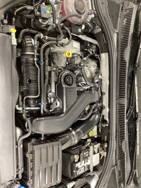 Used 2025 Volkswagen Jetta SE w/ Sunroof Package image 17