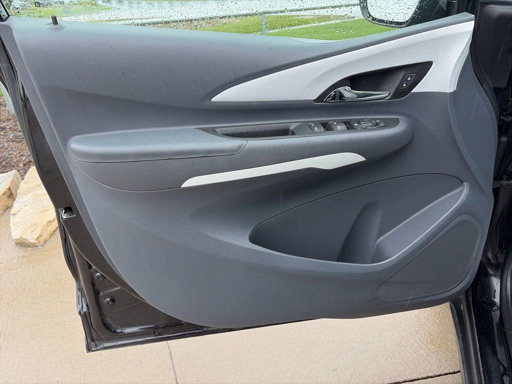 Used 2020 Chevrolet Bolt LT FWD image 42