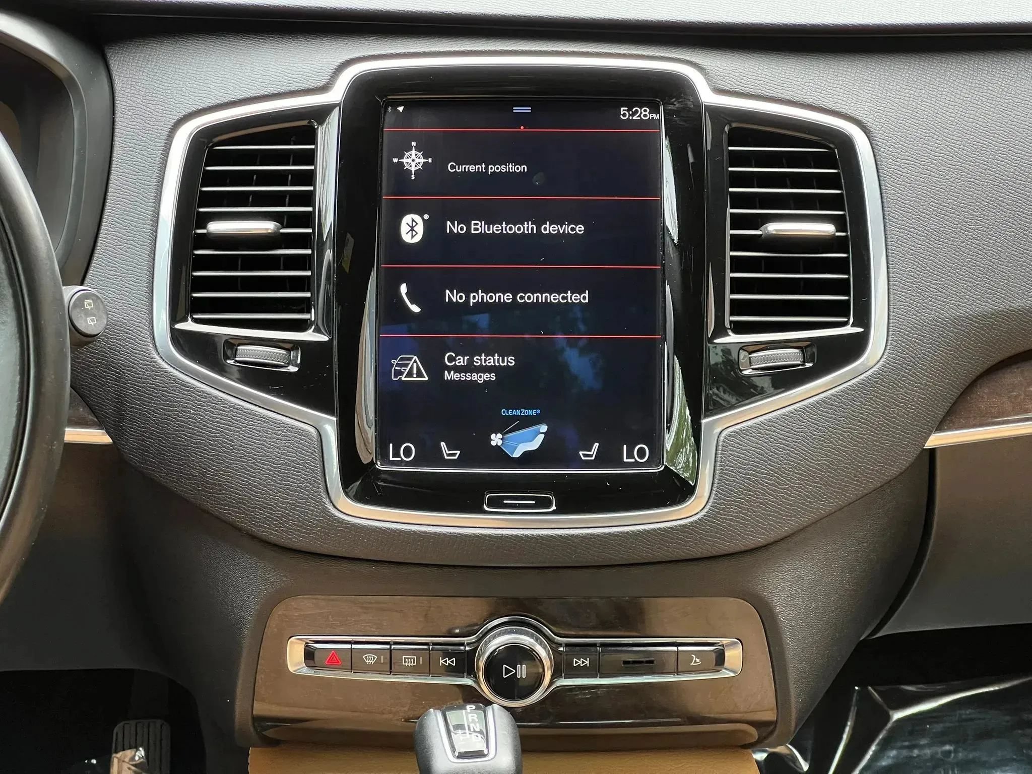 Used 2017 Volvo XC90 T6 Momentum w/ Vision Package AWD/4WD image 27