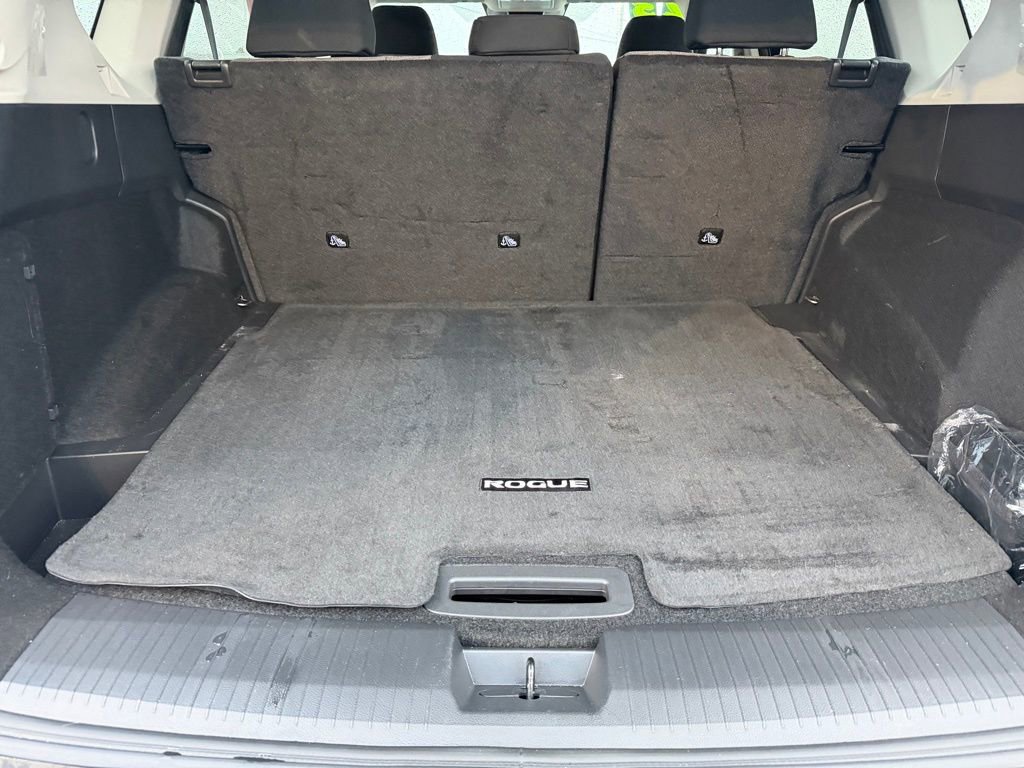 Used 2023 Nissan Rogue SV image 6