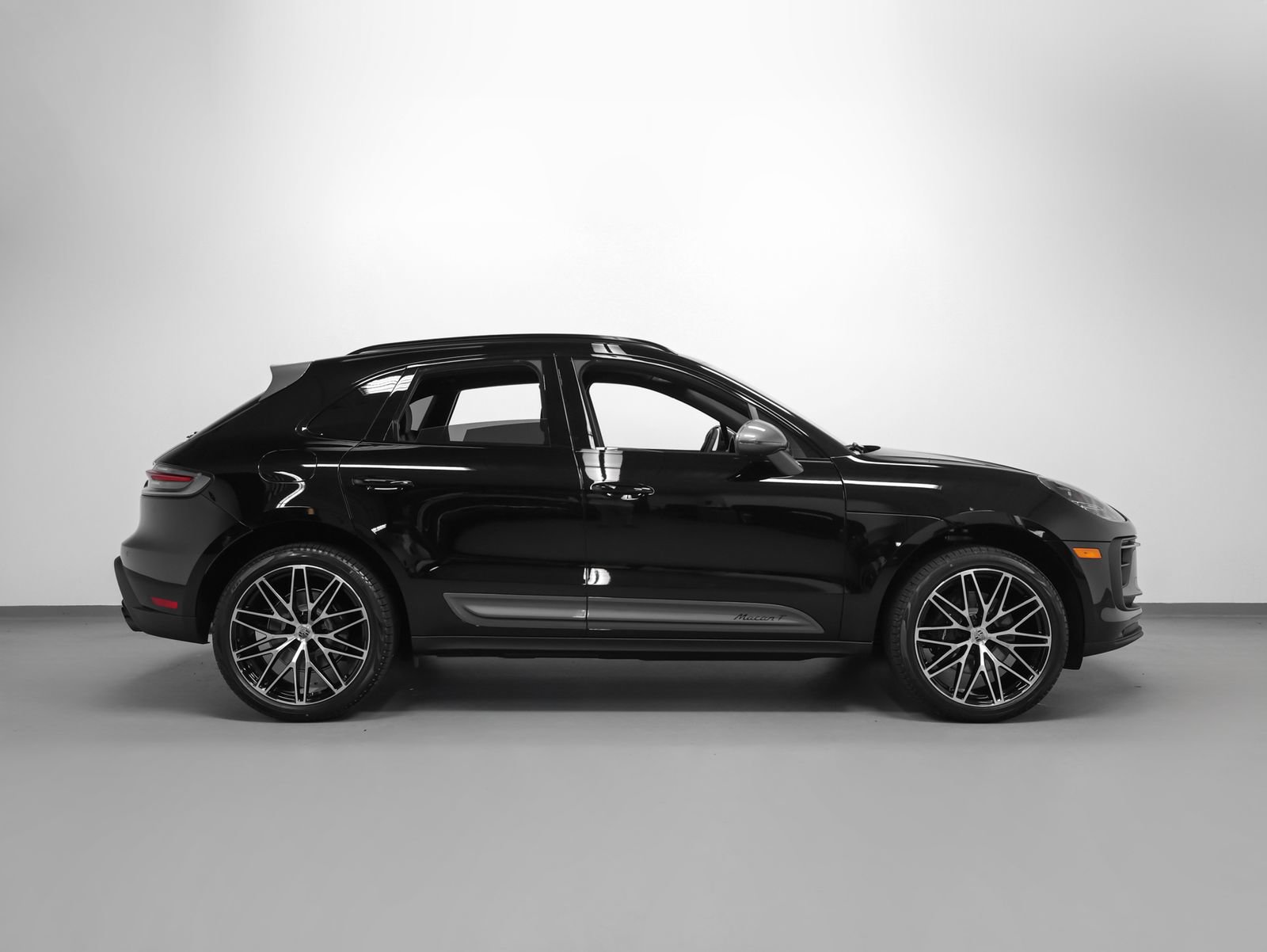New 2026 Porsche Macan Turbo AWD/4WD image 13