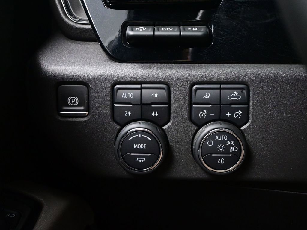Used 2024 Chevrolet Silverado 1500 ZR2 w/ Technology Package image 19