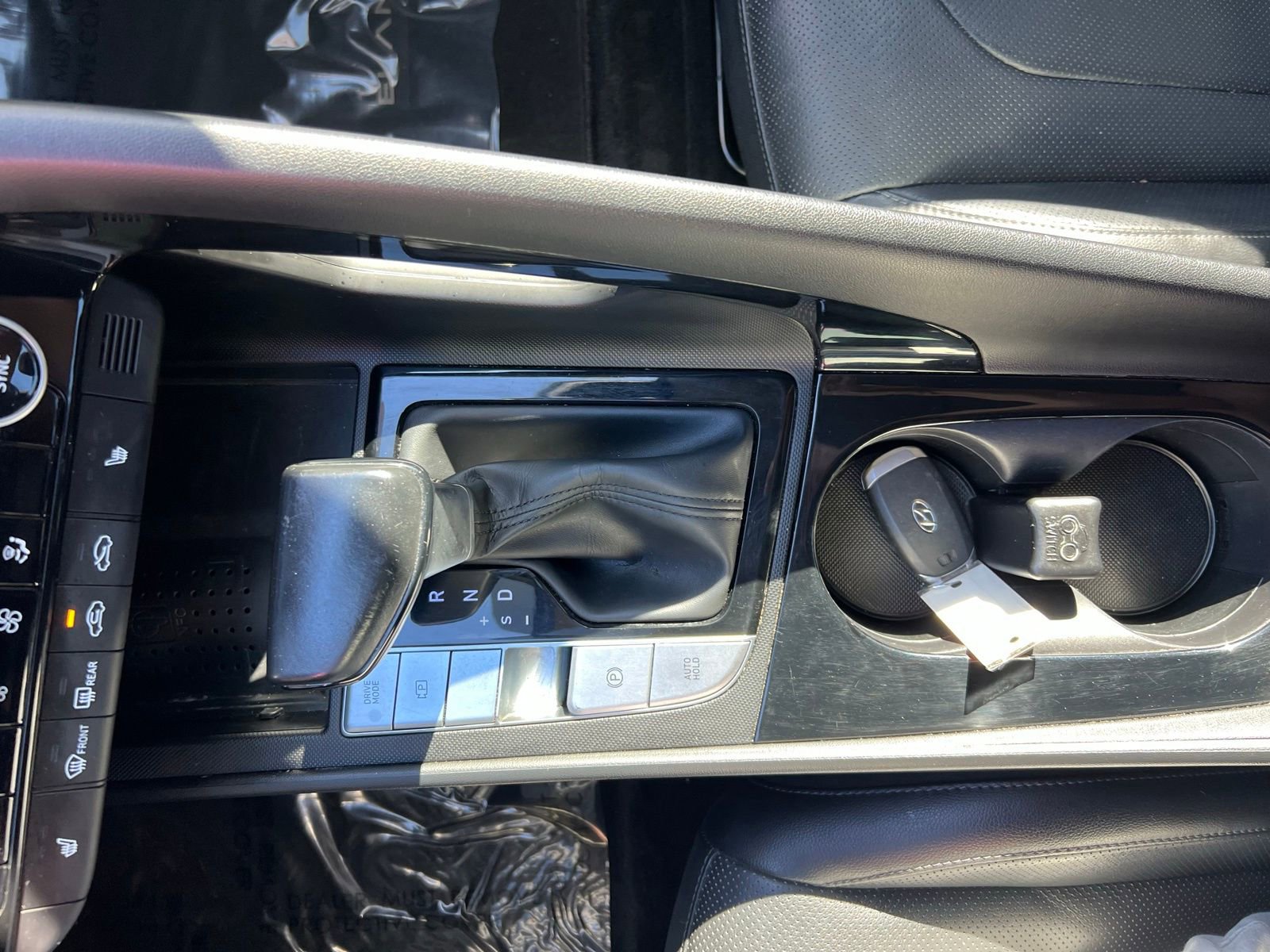 Used 2023 Hyundai Elantra Limited image 39