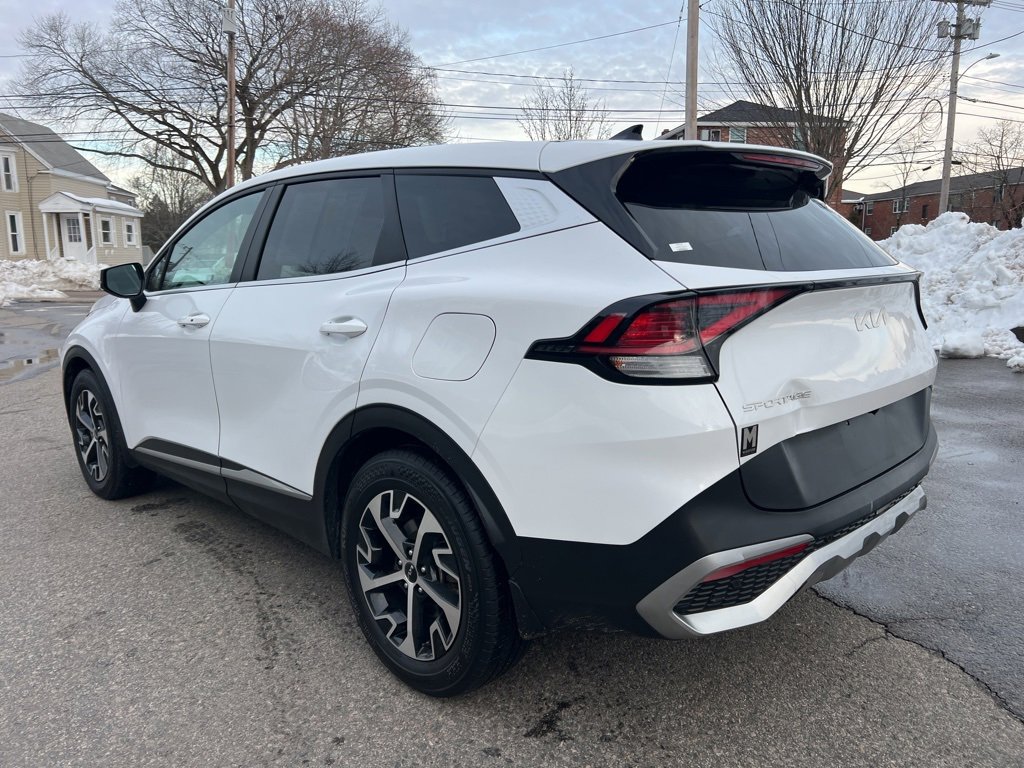 Used 2023 Kia Sportage EX image 3