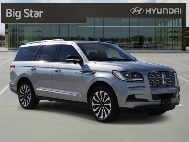 Used 2023 Lincoln Navigator Reserve image 6